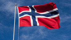Flagge-Norwegen_26843574473_135a5bfe21_o.jpg(© Kjell Jøran Hansen / Flickr - CC BY 2.0, https://creativecommons.org/licenses/by/2.0/)