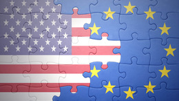 Puzzle mit den Flaggen der Vereinigten Staaten von Amerika und der Europäischen Union