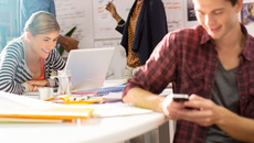 IS09AE1U6.jpg_Business_Beat_MPL(© © Caia Image / Image Source)