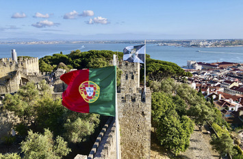 View to the Castelo de Sao Jorge in Lisboa