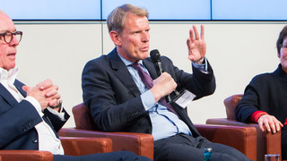 Dr. Jens Deerberg-Wittram, Geschäftsführer & Medizinischer Direktor RoMed Kliniken am Rednerpult.