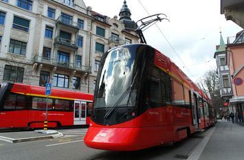 rote Straßenbahn